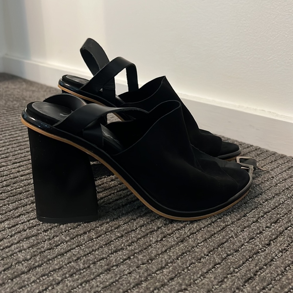 FREE PEOPLE Brand new sandal, comfortable heel, never worn